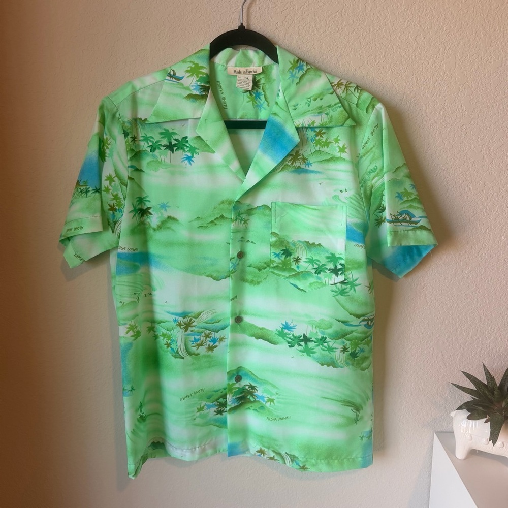 Vintage Made in Hawaii Aloha Shirt Men’s Medium Scenic Island Print 70’s 80’s